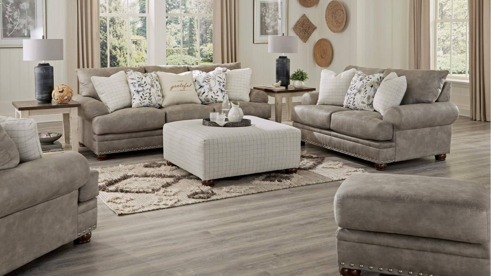 Briarcliff Living Room Collection