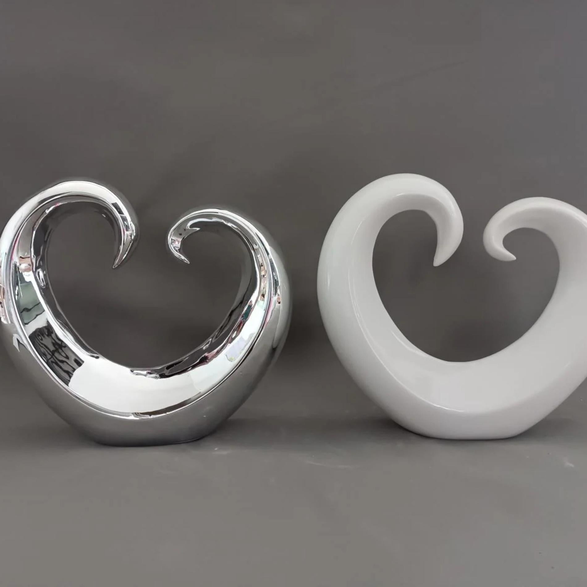 Modern Decorative Table decor in Heart Shape Ceramic White + Silver